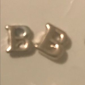 ❤️ Letter B earrings ❤️